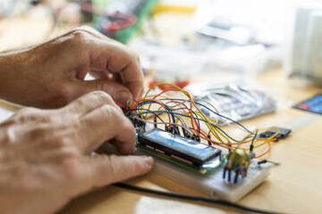 Stručna praksa na katedri za elektroniku [Oblast: RF elektronika]